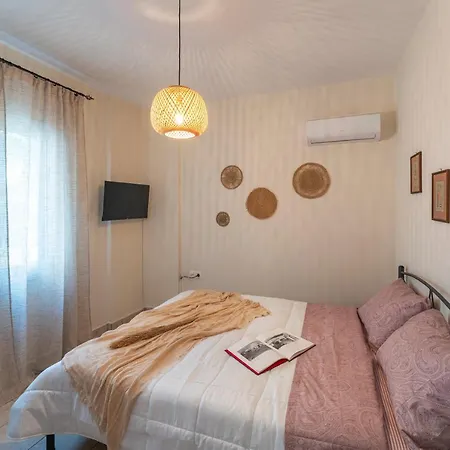Apartment Ariadni 1 *