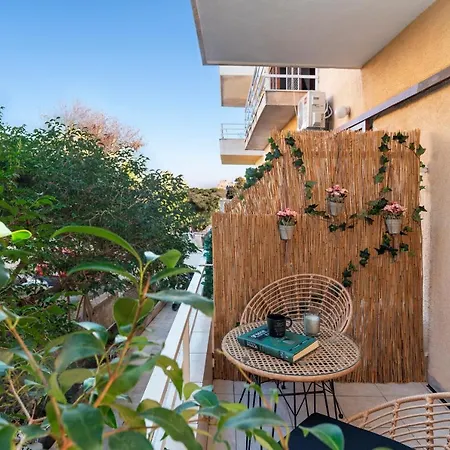 Apartment Ariadni 1 *