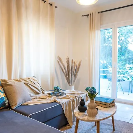 Apartment Ariadni 1 *